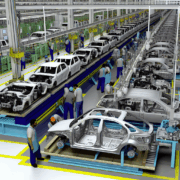 Ajuste anual de la industria de autopartes de comercio exterior. Utiliza imagenes de vehiculos siendo ensamblados en fabricas de mexico